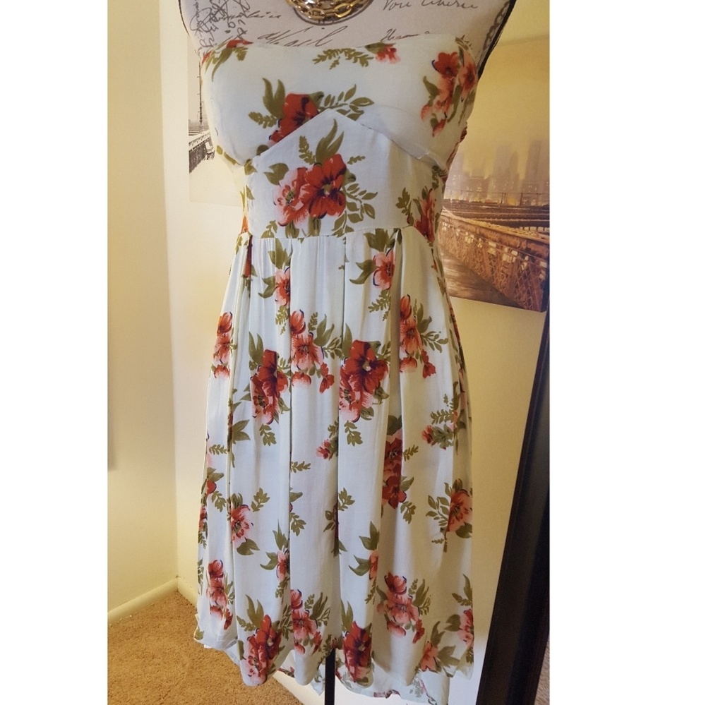Asymmetrical Strappless Floral Dress 🌺🌻